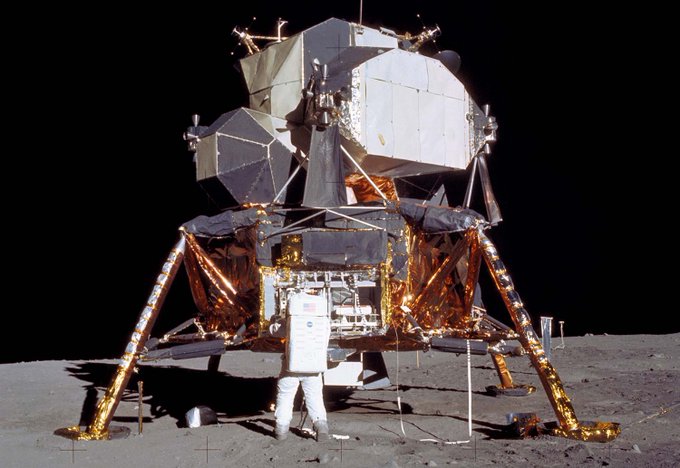 Lunar lander